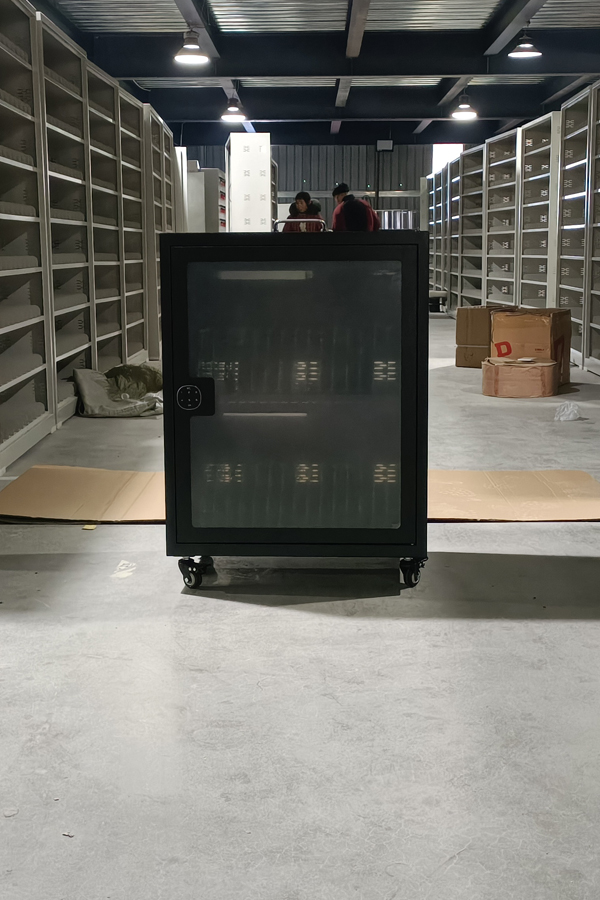 32 slots ipad charging locker