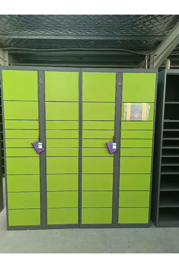 luggage locker