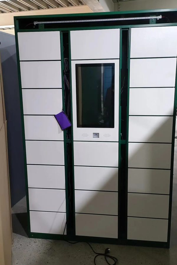 smart locker parcel delivery