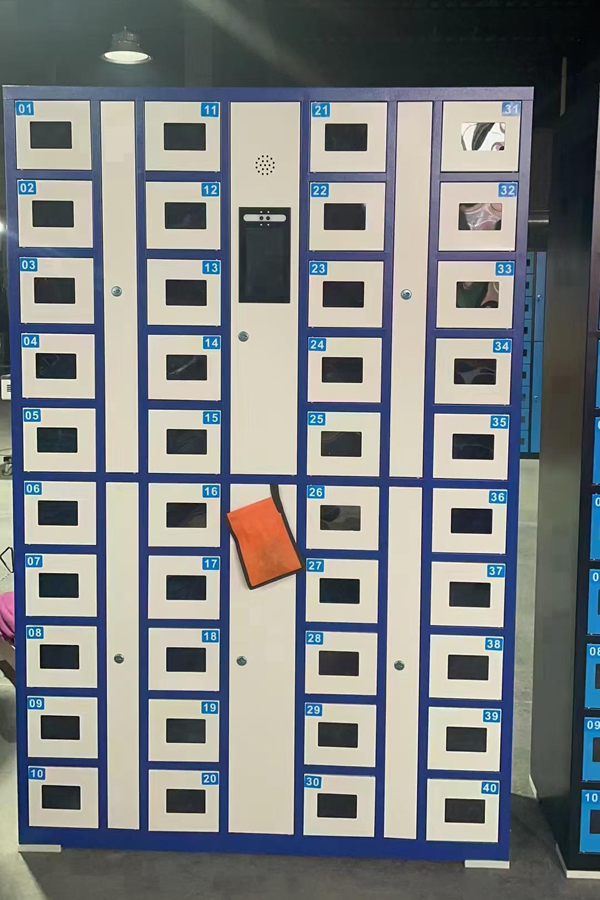 parcel delivery locker